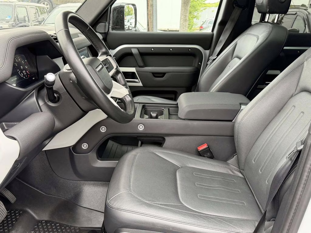 2022 Hakuba Silver Metallic Land Rover Defender 110 S AWD SUV