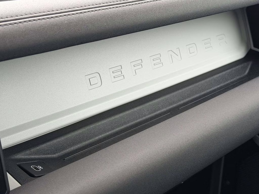 2022 Hakuba Silver Metallic Land Rover Defender 110 S AWD SUV