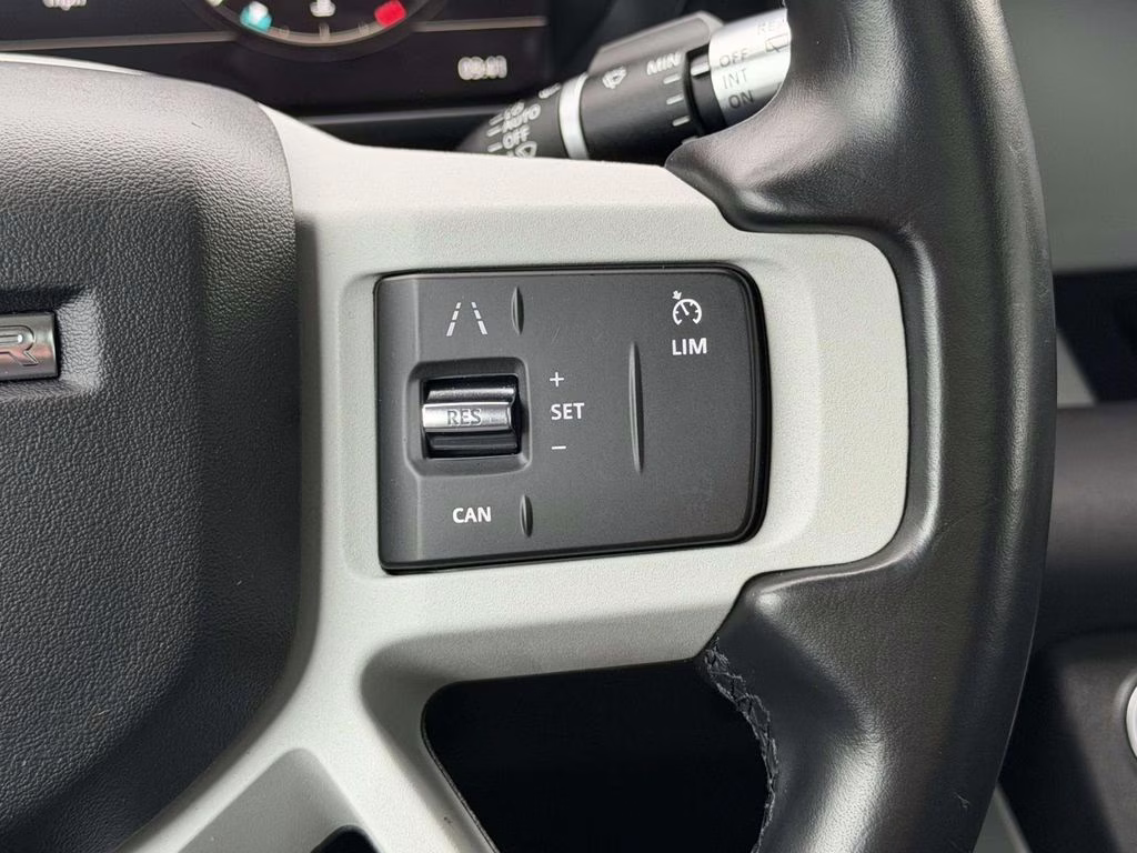 2022 Hakuba Silver Metallic Land Rover Defender 110 S AWD SUV