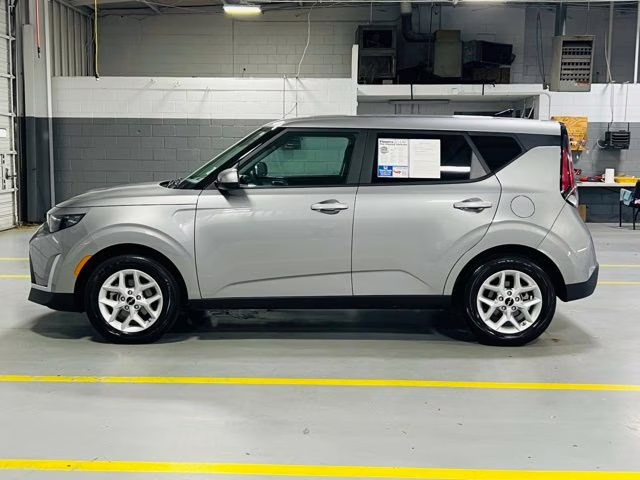 2025 Silver Kia Soul LX FWD Hatchback