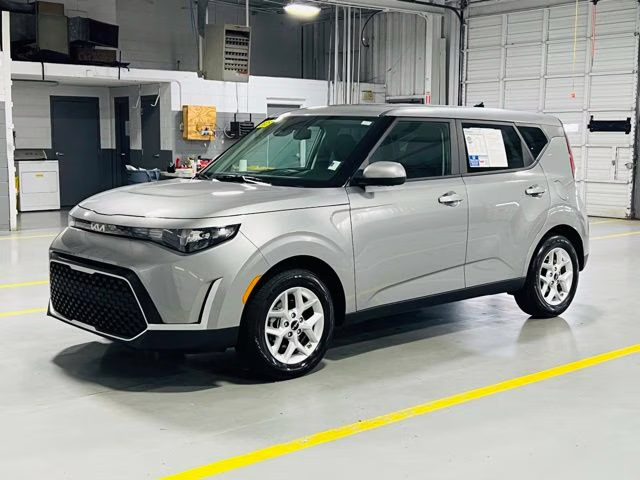 2025 Silver Kia Soul LX FWD Hatchback