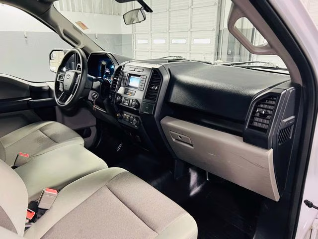 2020 Oxford White Ford F-150 XL 4X4 Truck