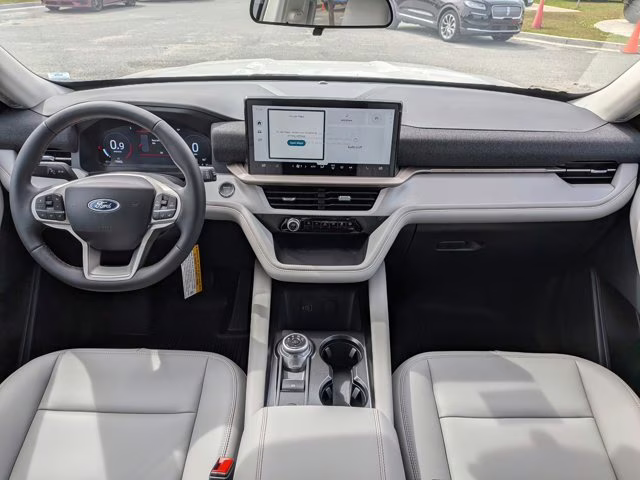 2026 White Ford Explorer Active RWD SUV