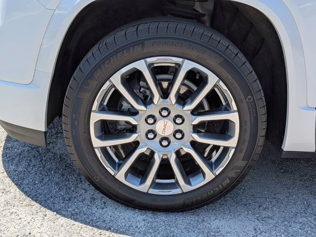 2023 White Frost Tricoat GMC Acadia Denali AWD SUV