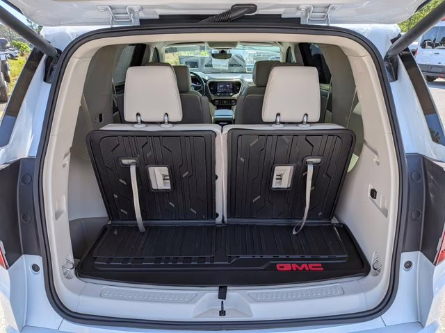 2023 White Frost Tricoat GMC Acadia Denali AWD SUV