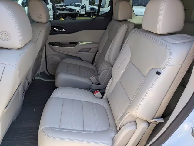 2023 White Frost Tricoat GMC Acadia Denali AWD SUV