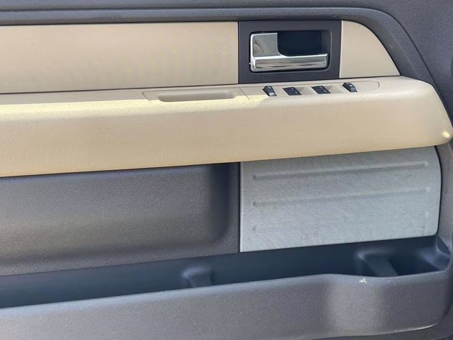 2013 Tuxedo Black Metallic Ford F-150 XLT 4X4 Truck