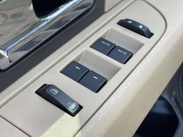 2013 Tuxedo Black Metallic Ford F-150 XLT 4X4 Truck