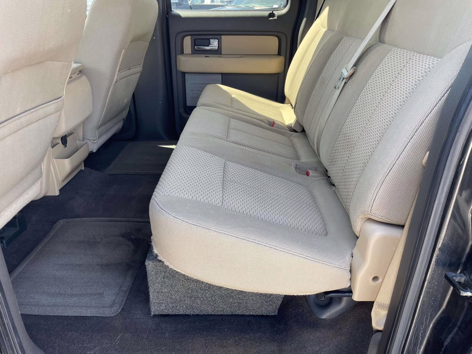 2013 Tuxedo Black Metallic Ford F-150 XLT 4X4 Truck