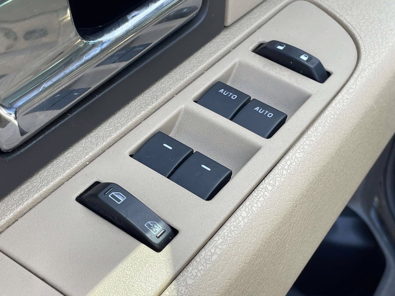 2013 Tuxedo Black Metallic Ford F-150 XLT 4X4 Truck