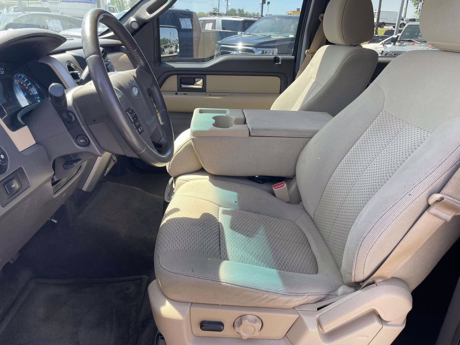 2013 Tuxedo Black Metallic Ford F-150 XLT 4X4 Truck