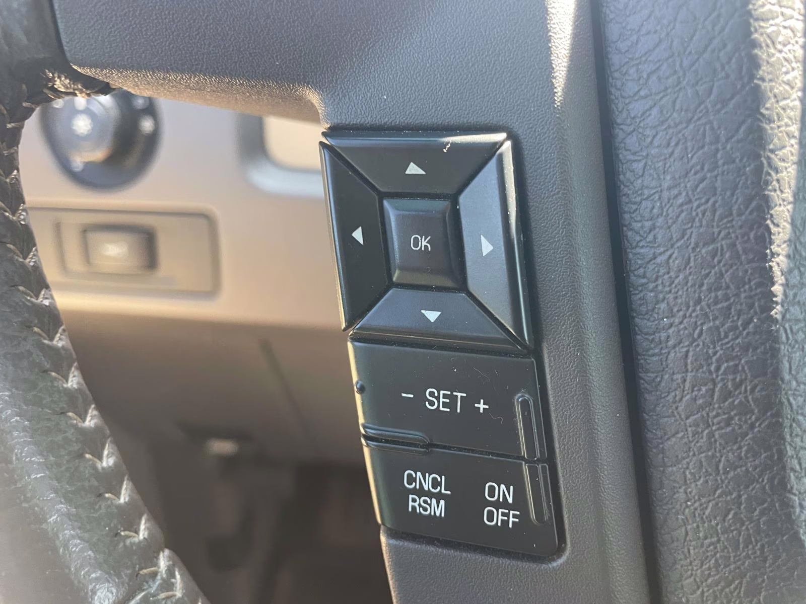 2013 Tuxedo Black Metallic Ford F-150 XLT 4X4 Truck