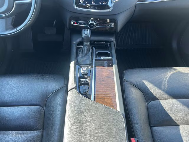 2018 Osmium Gray Metallic Volvo XC90 T5 Momentum AWD SUV