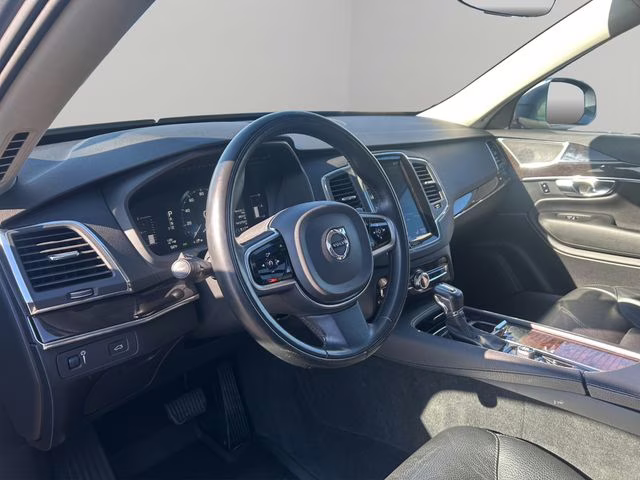2018 Osmium Gray Metallic Volvo XC90 T5 Momentum AWD SUV