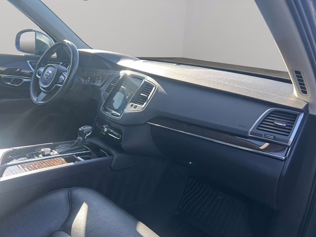 2018 Osmium Gray Metallic Volvo XC90 T5 Momentum AWD SUV