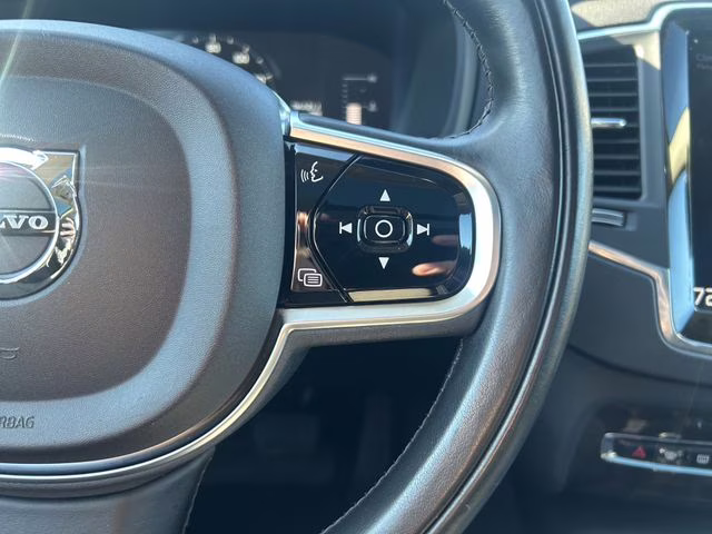 2018 Osmium Gray Metallic Volvo XC90 T5 Momentum AWD SUV