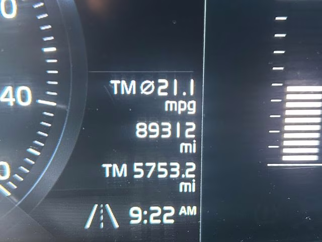 2018 Osmium Gray Metallic Volvo XC90 T5 Momentum AWD SUV