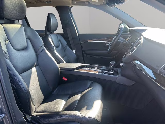 2018 Osmium Gray Metallic Volvo XC90 T5 Momentum AWD SUV