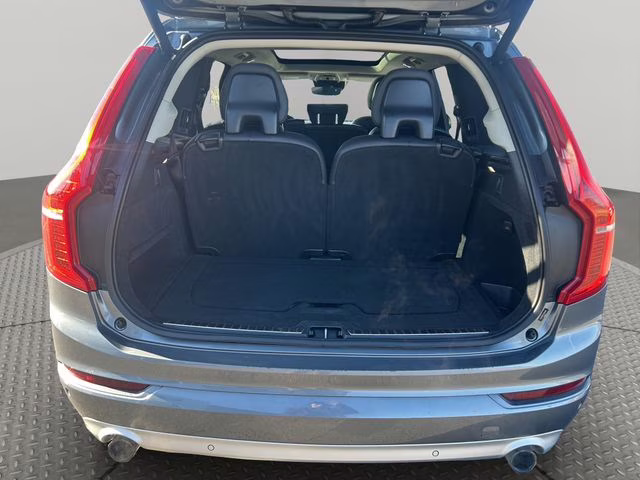 2018 Osmium Gray Metallic Volvo XC90 T5 Momentum AWD SUV