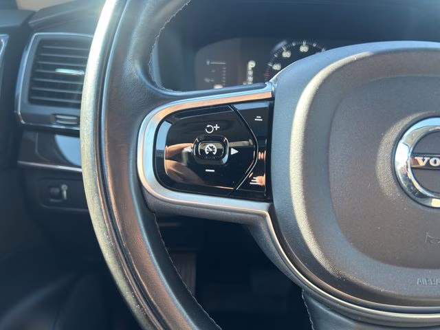2018 Osmium Gray Metallic Volvo XC90 T5 Momentum AWD SUV