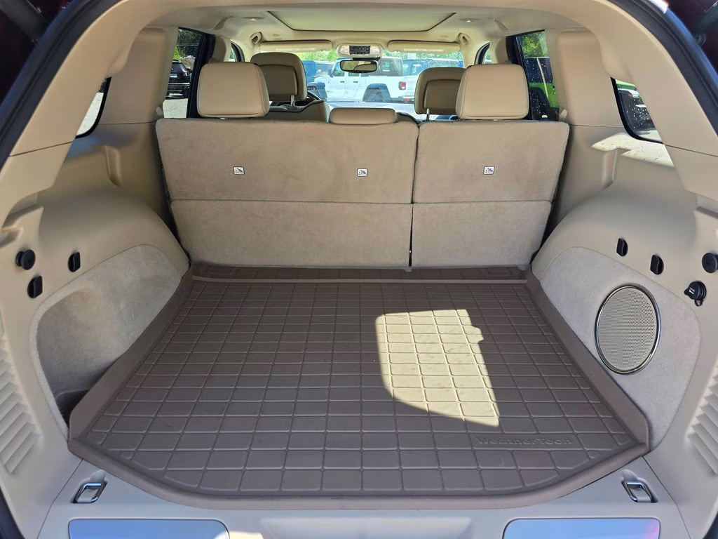 2018 Velvet Red Pearlcoat Jeep Grand Cherokee Overland RWD SUV