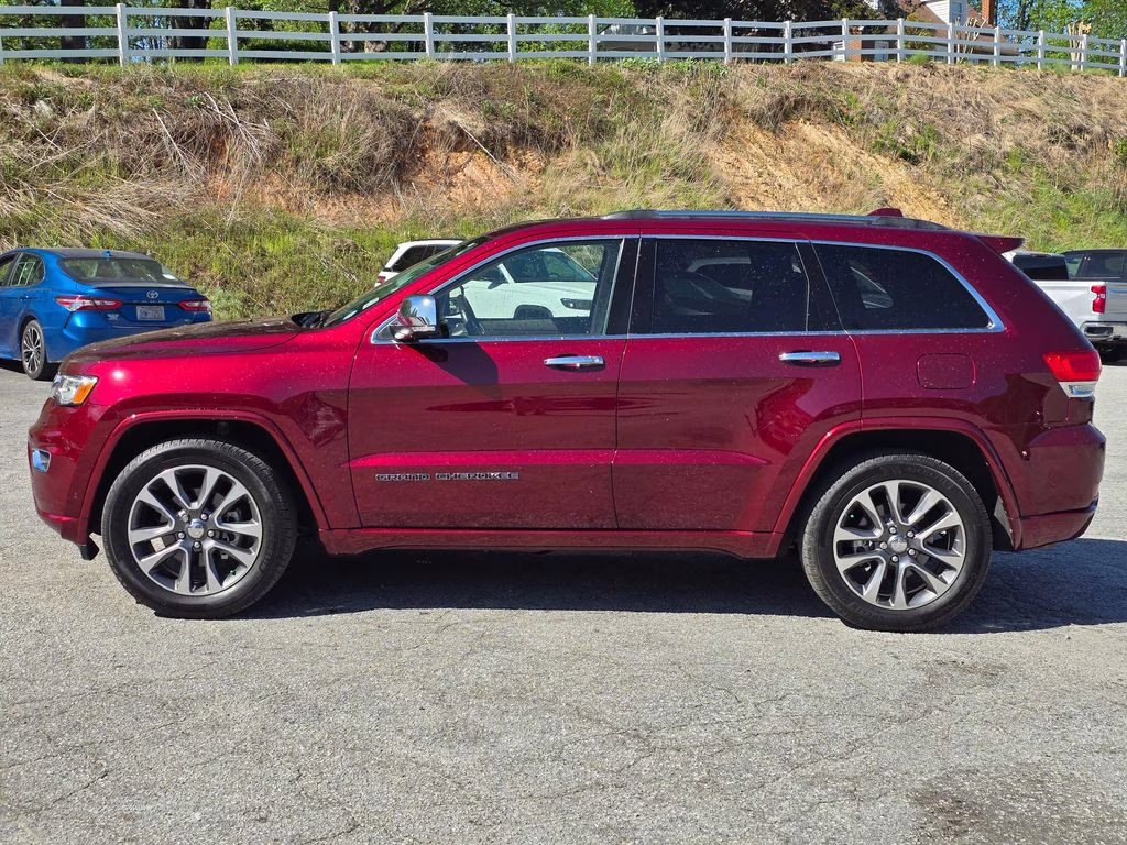 2018 Velvet Red Pearlcoat Jeep Grand Cherokee Overland RWD SUV