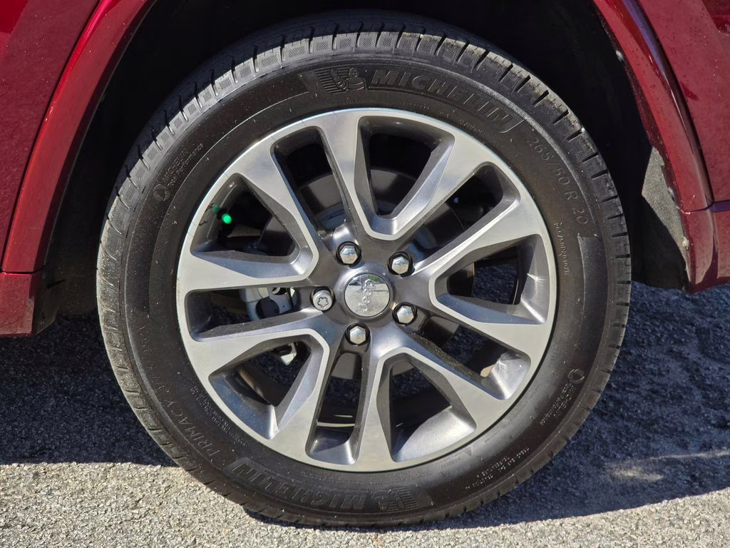 2018 Velvet Red Pearlcoat Jeep Grand Cherokee Overland RWD SUV