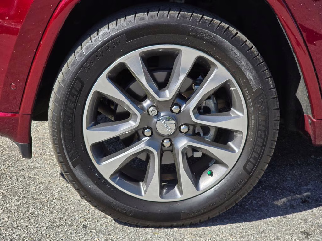 2018 Velvet Red Pearlcoat Jeep Grand Cherokee Overland RWD SUV