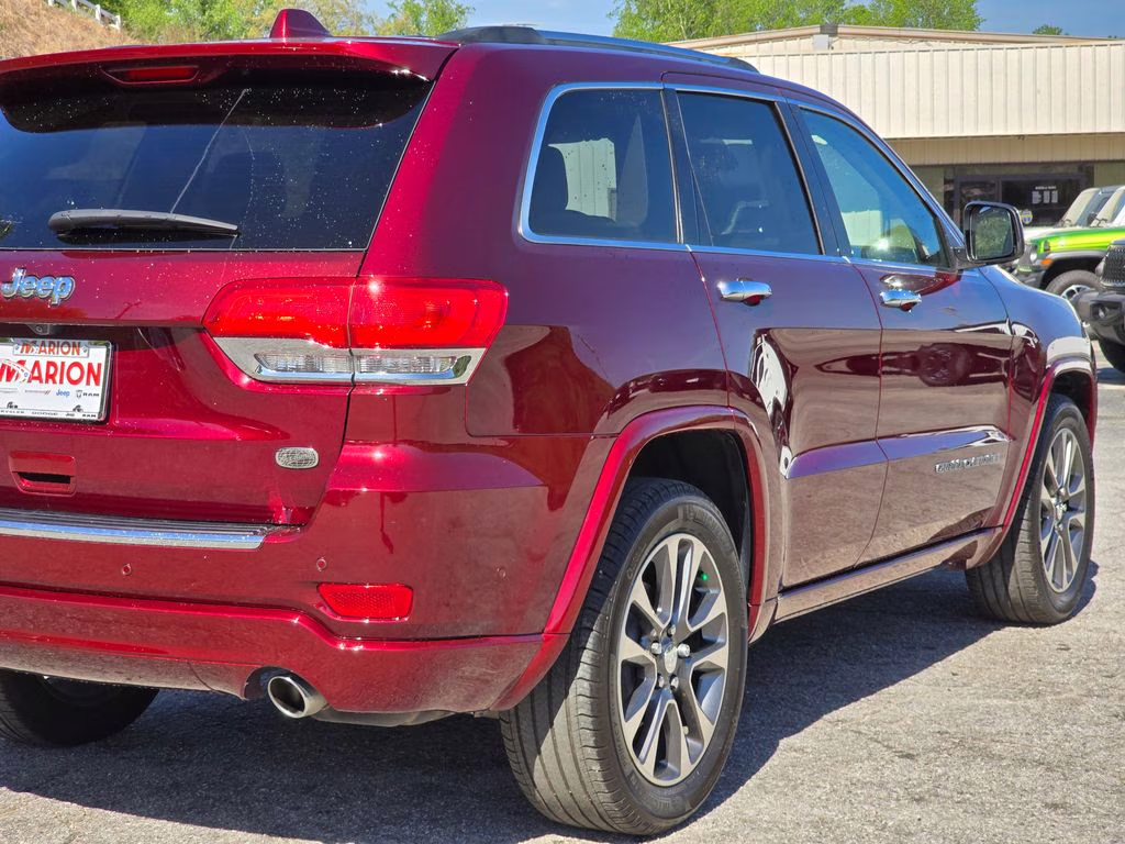 2018 Velvet Red Pearlcoat Jeep Grand Cherokee Overland RWD SUV