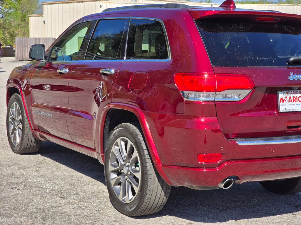 2018 Velvet Red Pearlcoat Jeep Grand Cherokee Overland RWD SUV