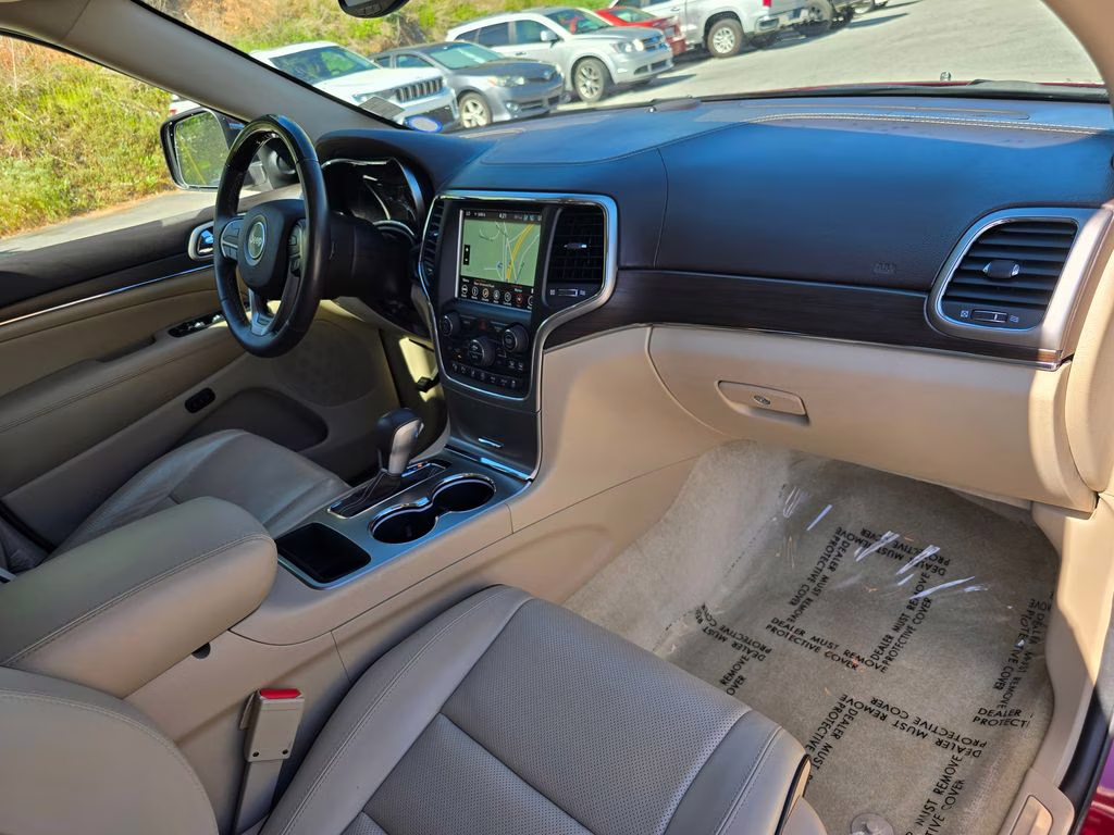 2018 Velvet Red Pearlcoat Jeep Grand Cherokee Overland RWD SUV