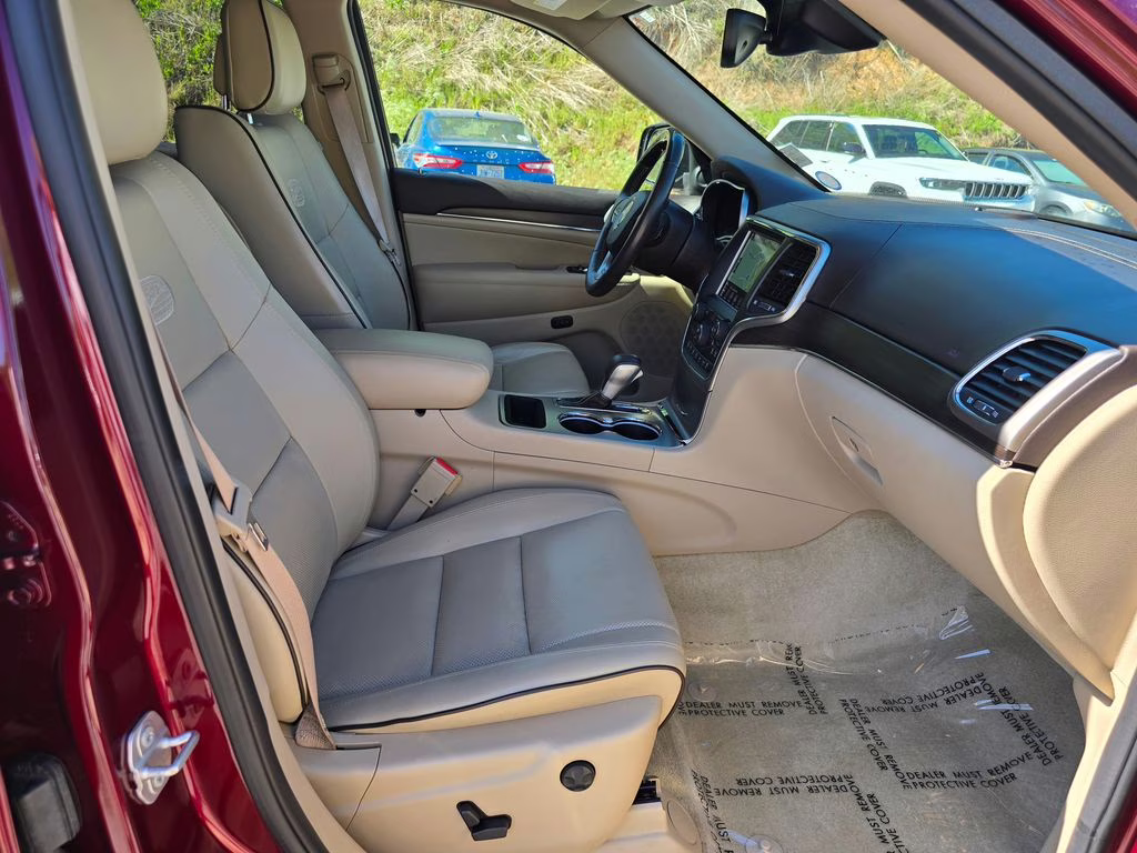 2018 Velvet Red Pearlcoat Jeep Grand Cherokee Overland RWD SUV