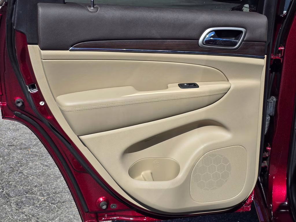 2018 Velvet Red Pearlcoat Jeep Grand Cherokee Overland RWD SUV