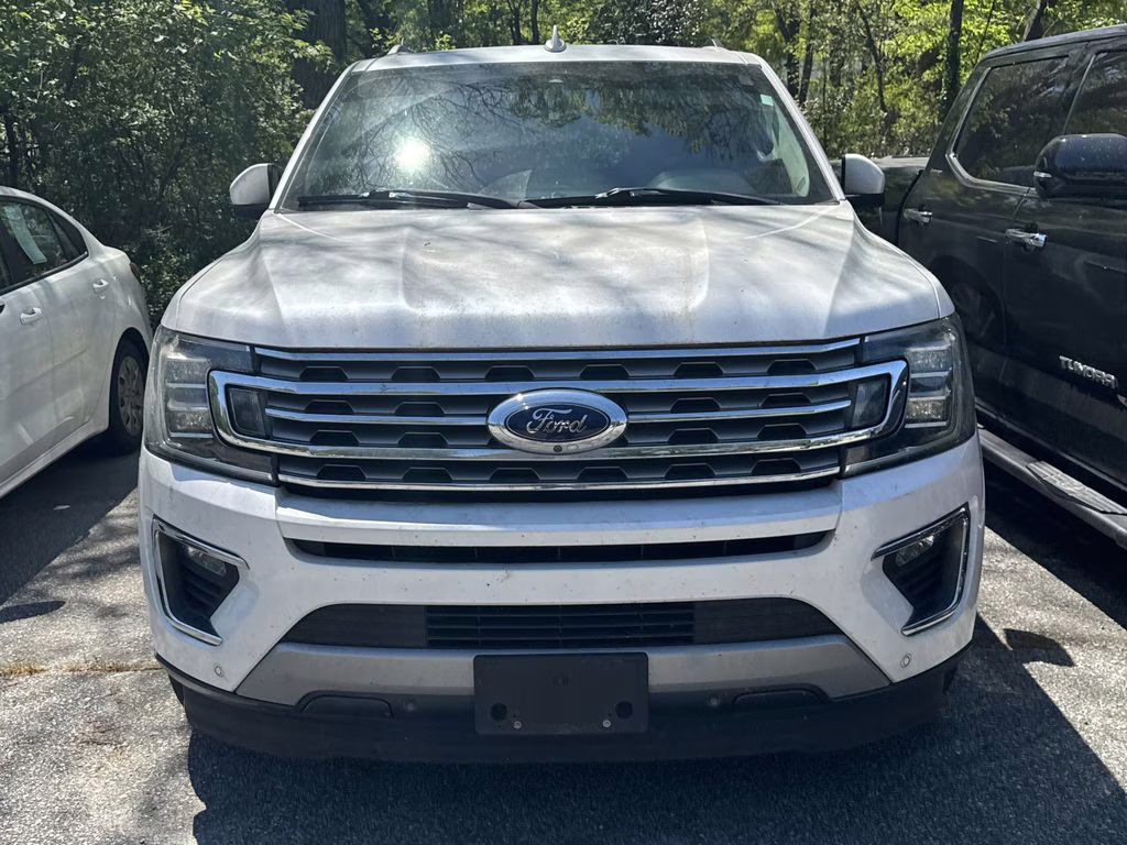 2019 White Platinum Clearcoat Metallic Ford Expedition Limited RWD SUV