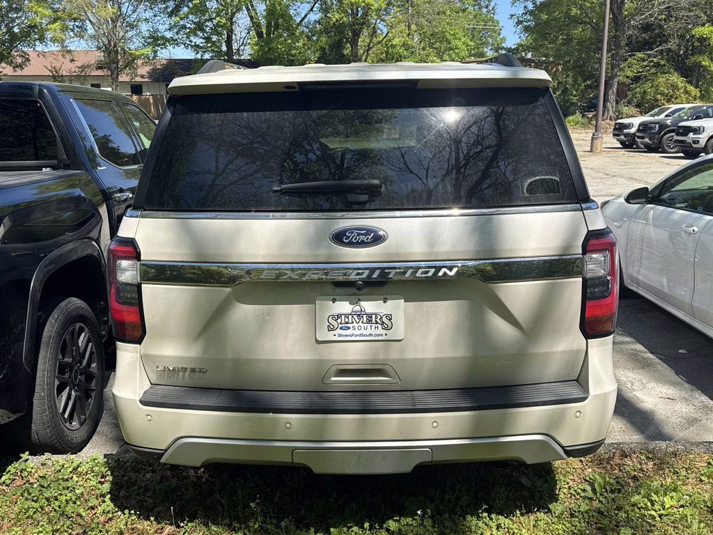 2019 White Platinum Clearcoat Metallic Ford Expedition Limited RWD SUV