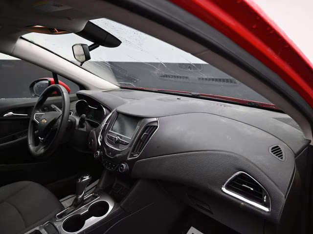 2018 Red Hot Chevrolet Cruze LT FWD Hatchback