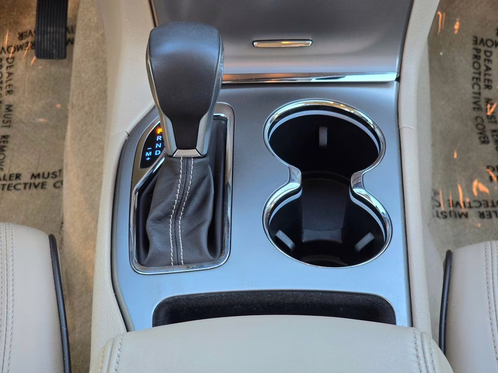 2018 Velvet Red Pearlcoat Jeep Grand Cherokee Overland RWD SUV