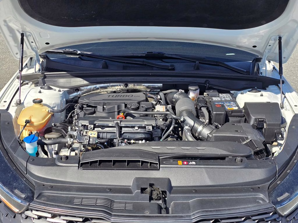 2023 Glacial White Pearl Kia K5 LXS FWD Sedan