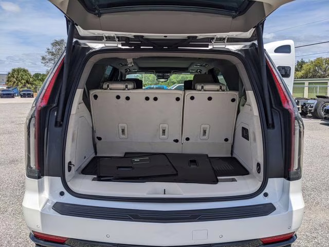 2024 Crystal White Tricoat Cadillac Escalade Sport Platinum 4X4 SUV