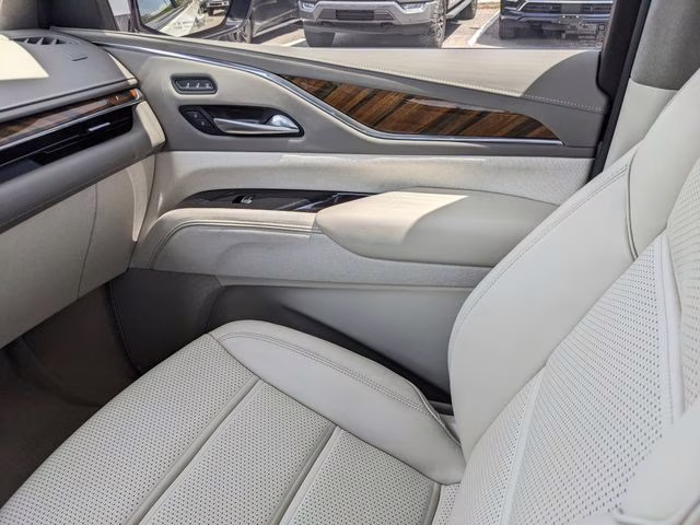 2024 Crystal White Tricoat Cadillac Escalade Sport Platinum 4X4 SUV