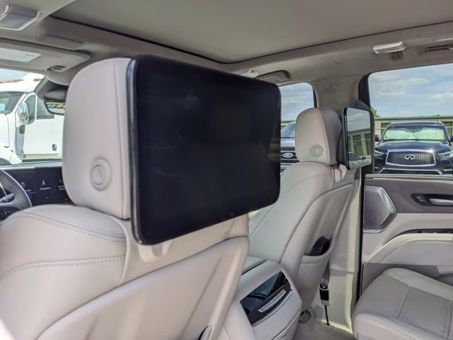 2024 Crystal White Tricoat Cadillac Escalade Sport Platinum 4X4 SUV