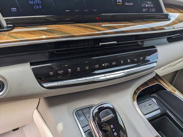 2024 Crystal White Tricoat Cadillac Escalade Sport Platinum 4X4 SUV