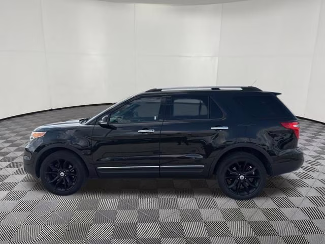 2014 Tuxedo Black Metallic Ford Explorer XLT 4X4 SUV
