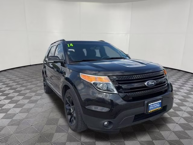 2014 Tuxedo Black Metallic Ford Explorer XLT 4X4 SUV