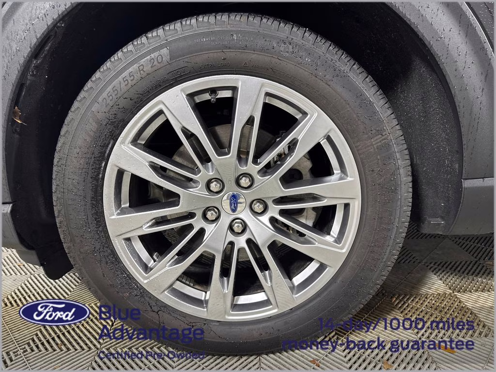 2025 Agate Black Metallic Ford Explorer Platinum RWD SUV