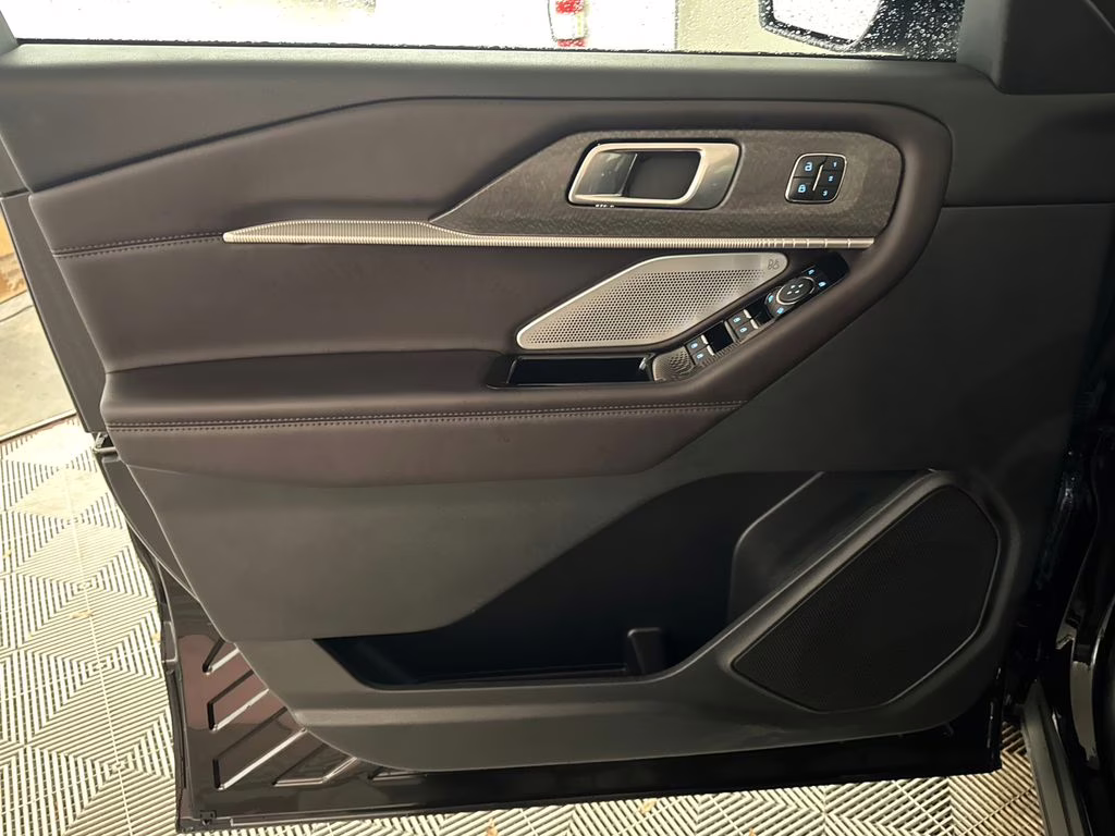 2025 Agate Black Metallic Ford Explorer Platinum RWD SUV