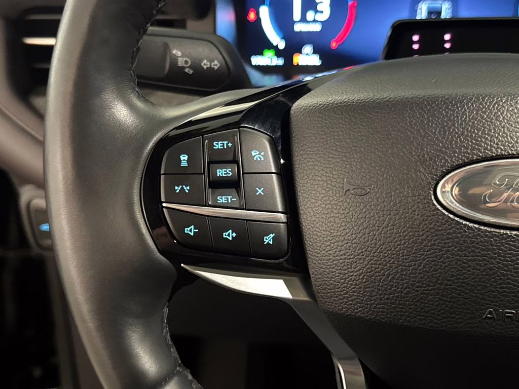 2025 Agate Black Metallic Ford Explorer Platinum RWD SUV