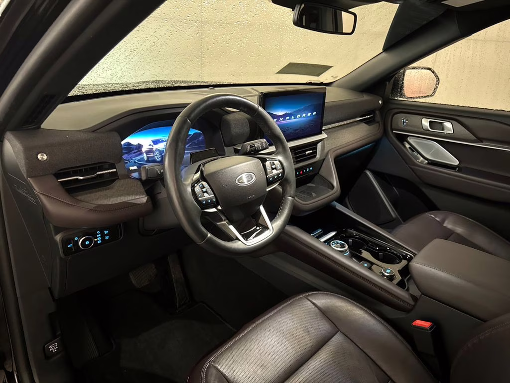 2025 Agate Black Metallic Ford Explorer Platinum RWD SUV