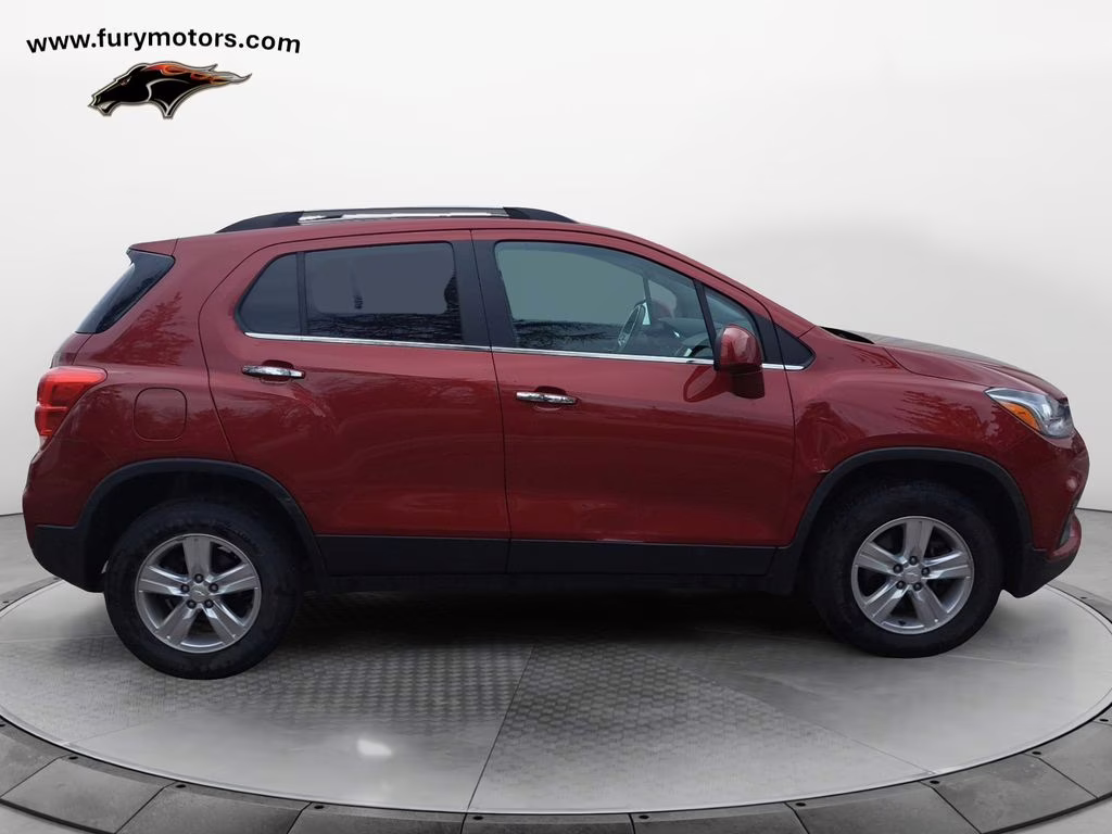 Used 2019 Chevrolet Trax LT with VIN 3GNCJPSB5KL292145 for sale in Stillwater, Minnesota