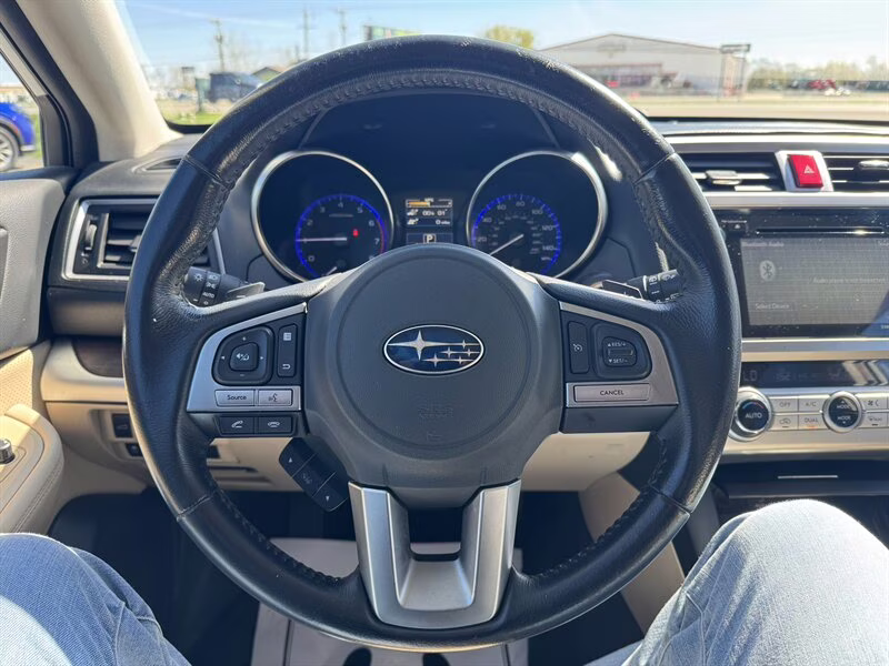 2017 Crystal White Pearl Subaru Outback 2.5i Limited AWD Crossover